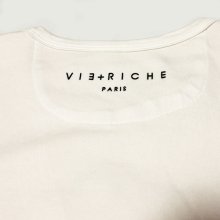 他のアングル写真3: VIE RICHE（ヴィリッシュ）CHEST CREST Tシャツ（OFFWHITE)