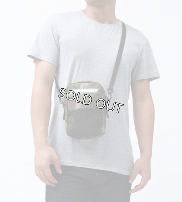 画像2: BLACK PYRAMID（ブラックピラミッド）Small Tech Shoulder Bag (Y7161913)CAMO