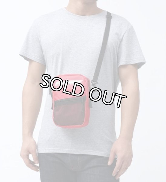 画像2: BLACK PYRAMID（ブラックピラミッド）Small Tech Shoulder Bag (Y7161913) RED (2)