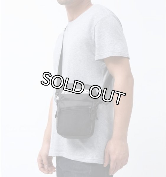 画像2: BLACK PYRAMID（ブラックピラミッド）Small Tech Shoulder Bag (Y7161913)BLACK (2)